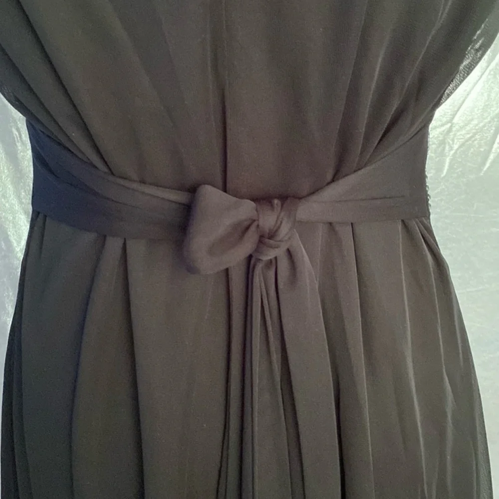 R&M Richards Short Sleeve Dress With Belt
R & M Richards
Size: 12 - Picture 8 of 9